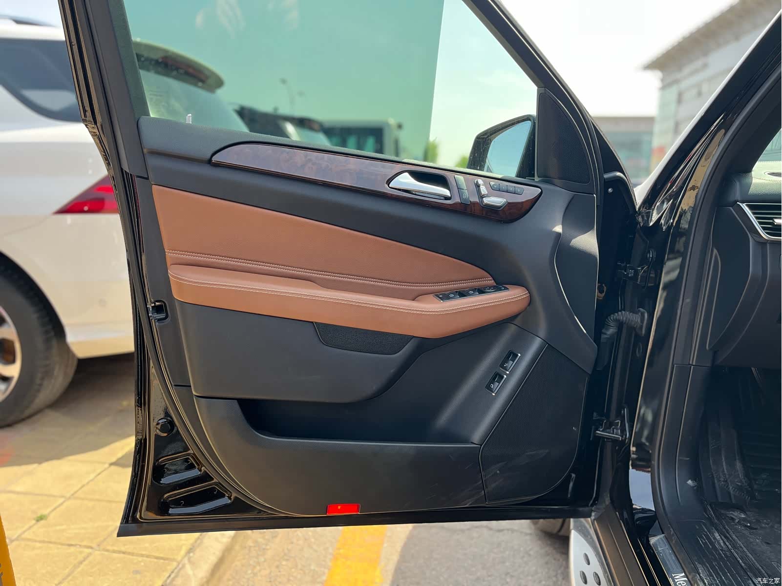 Mercedes-Benz GLS, 2018 8