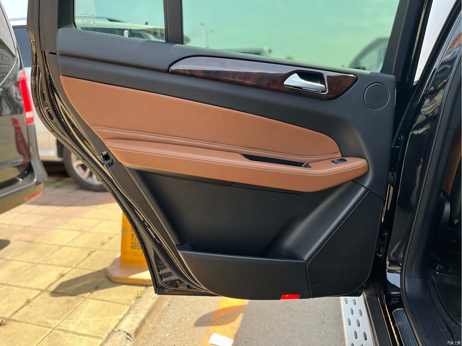 Mercedes-Benz GLS, 2018 15