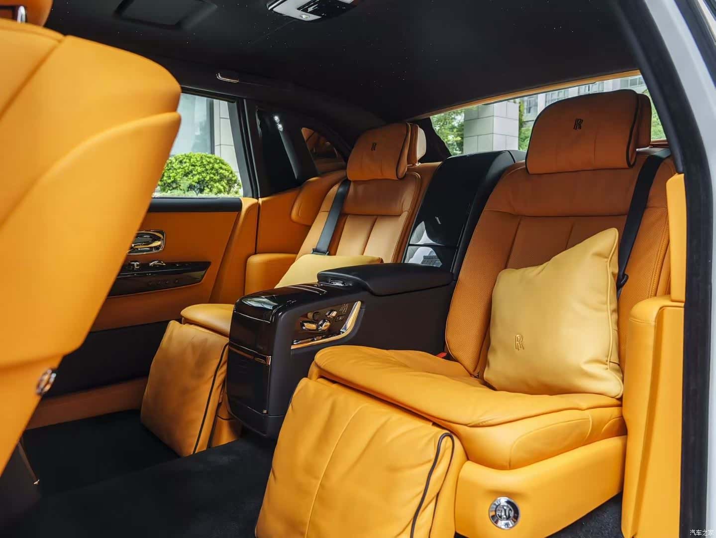 Rolls-Royce Phantom, 2022 6