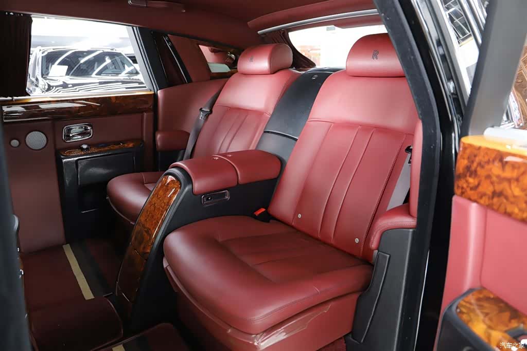 Rolls-Royce Phantom, 2012 7
