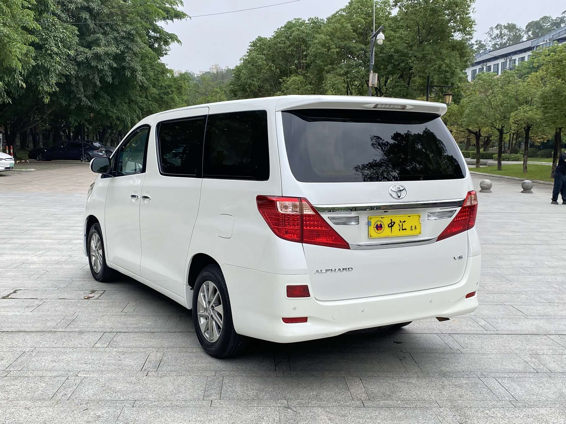 Toyota Alphard, 2012 9