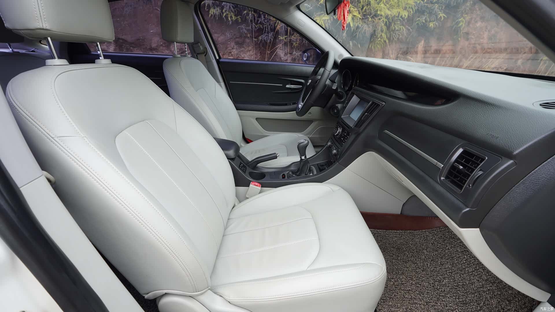 BAIC D50, 2015 14