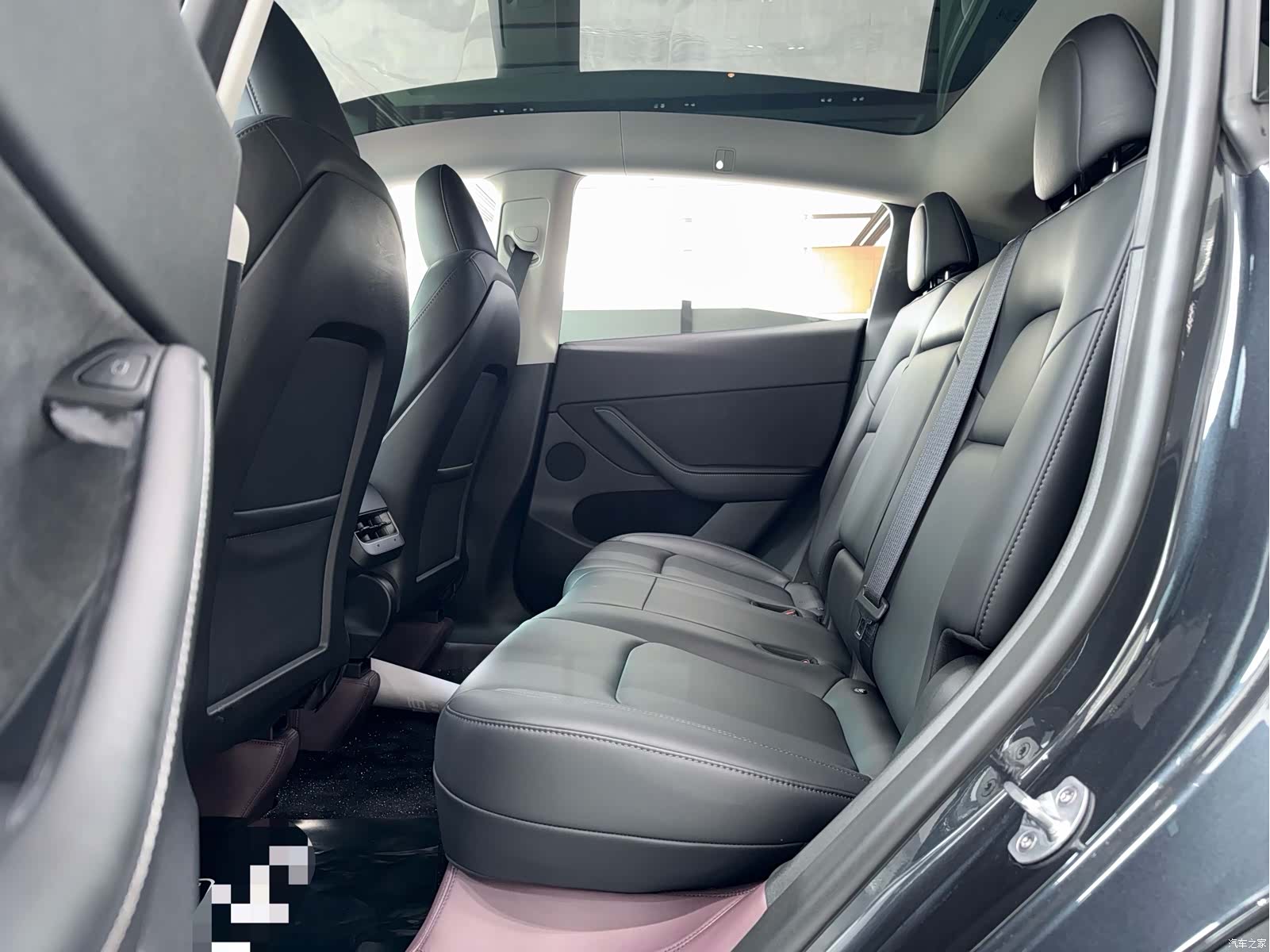 Tesla Model Y, 2024 6