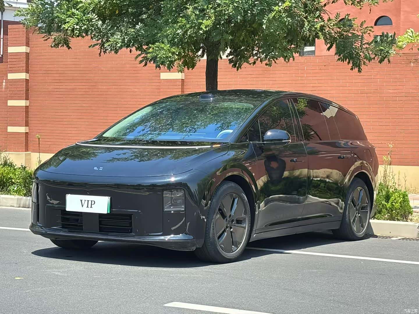Li Auto i8, 2025 1