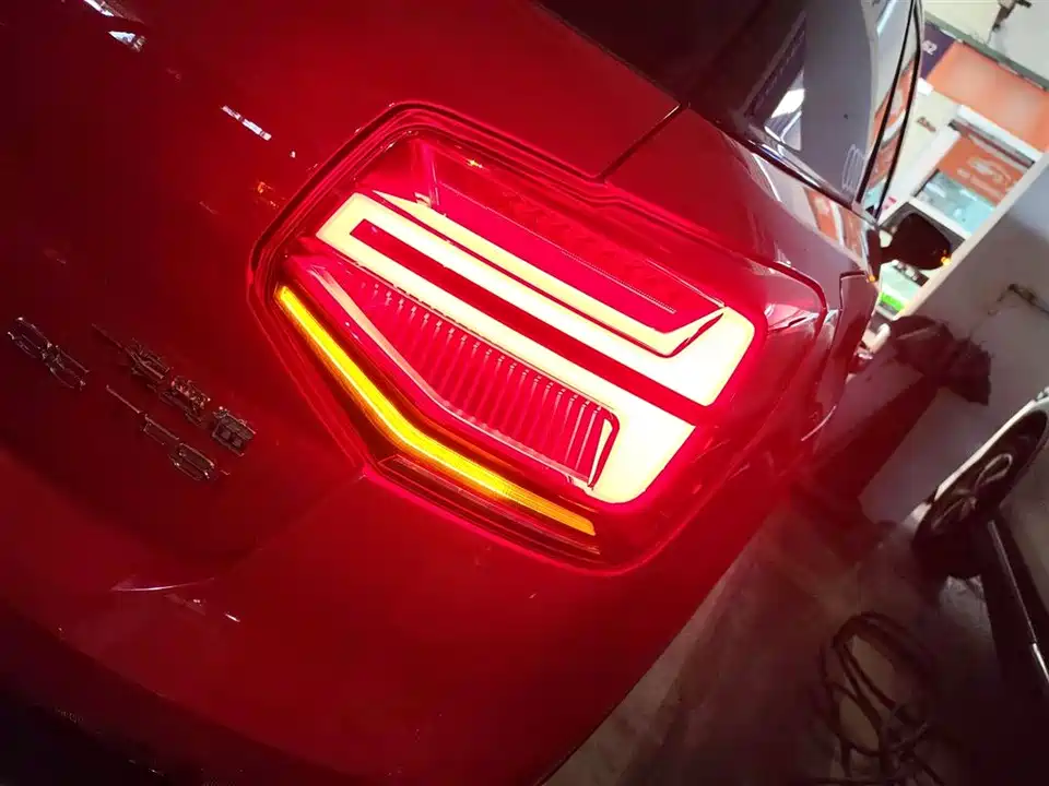 Audi Q2L