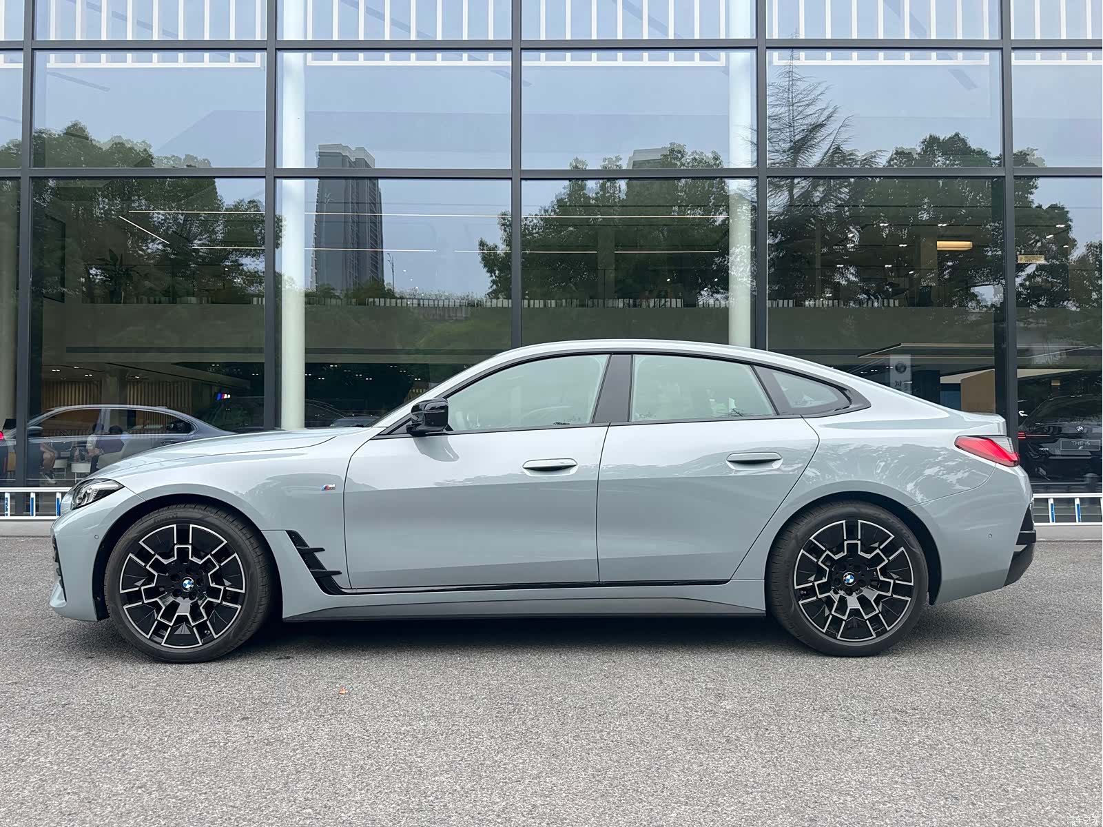 BMW 4 Series, 2026 2
