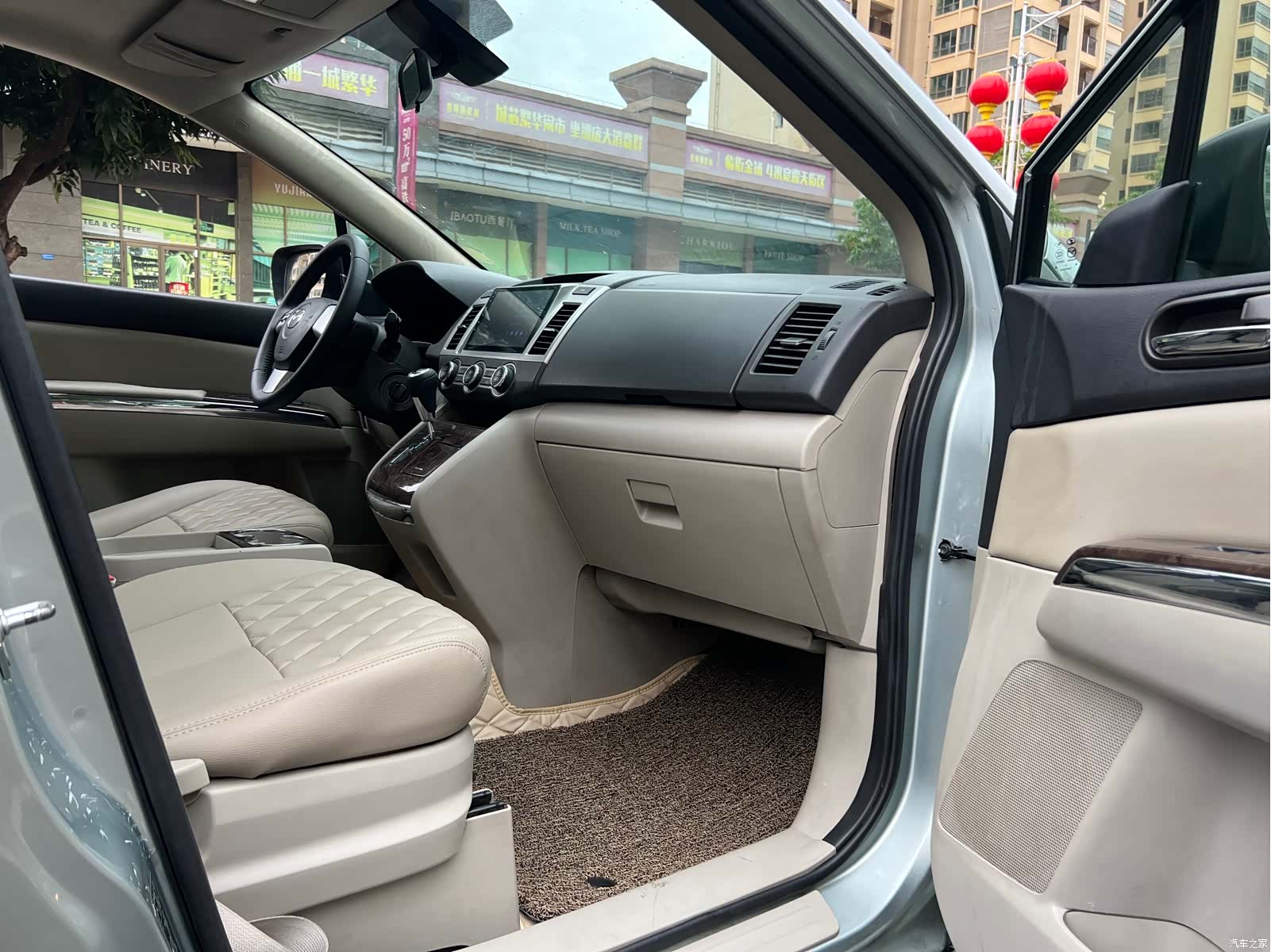 Mazda 8, 2014 22