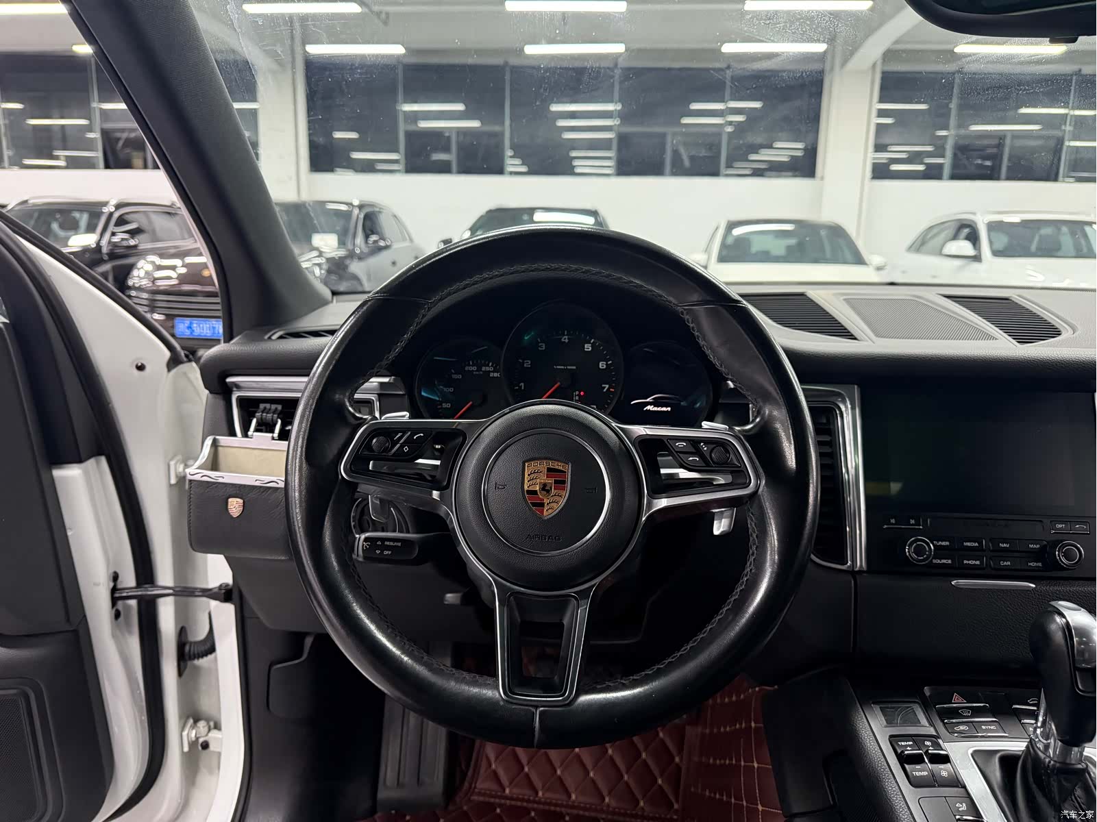 Porsche Macan, 2018 10
