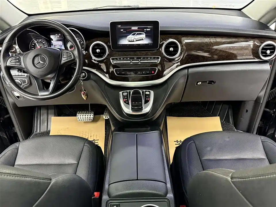 Mercedes-Benz V-class