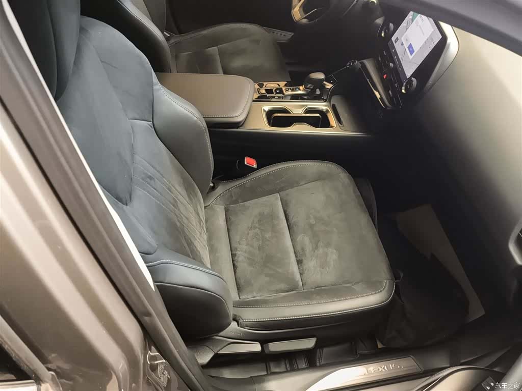 Lexus NX, 2023 25
