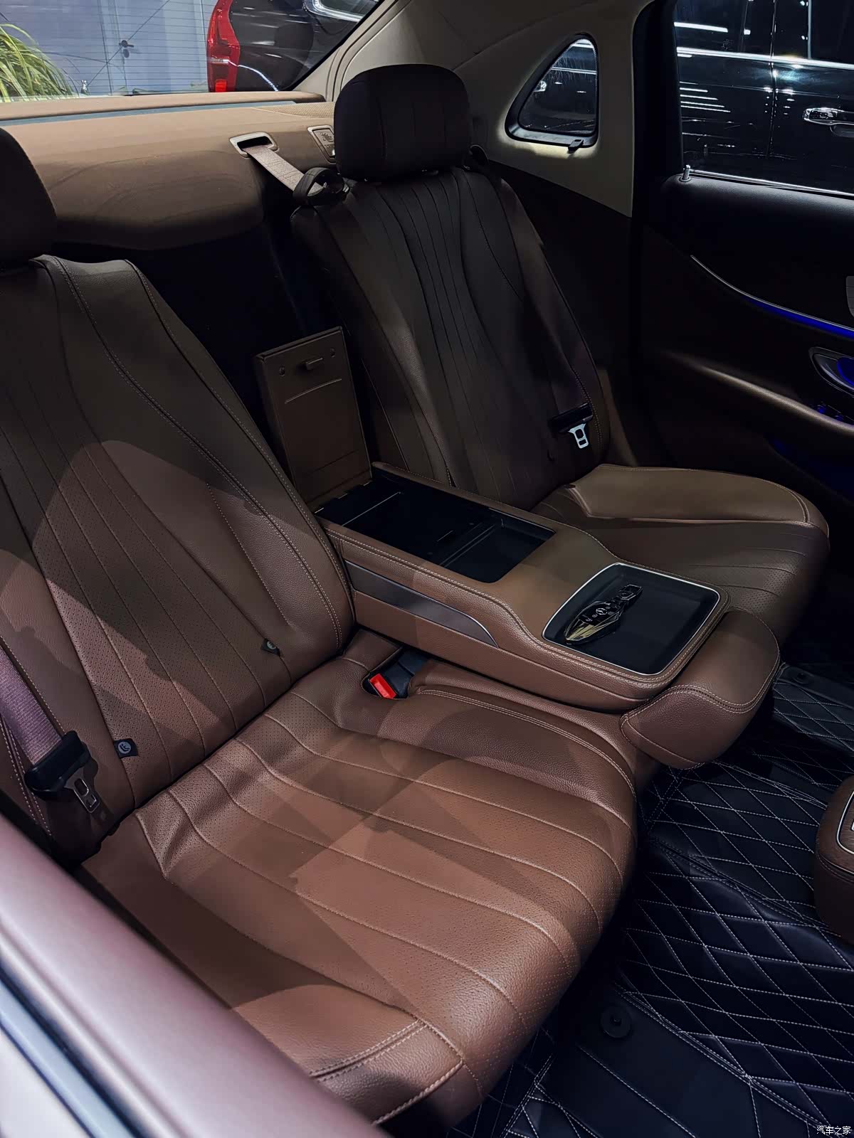 Mercedes-Benz E-Class, 2023 10