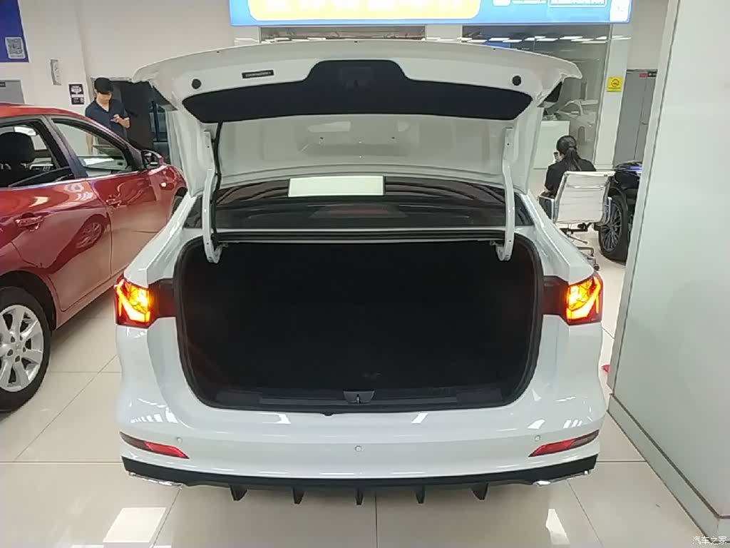 Roewe i5, 2025 19