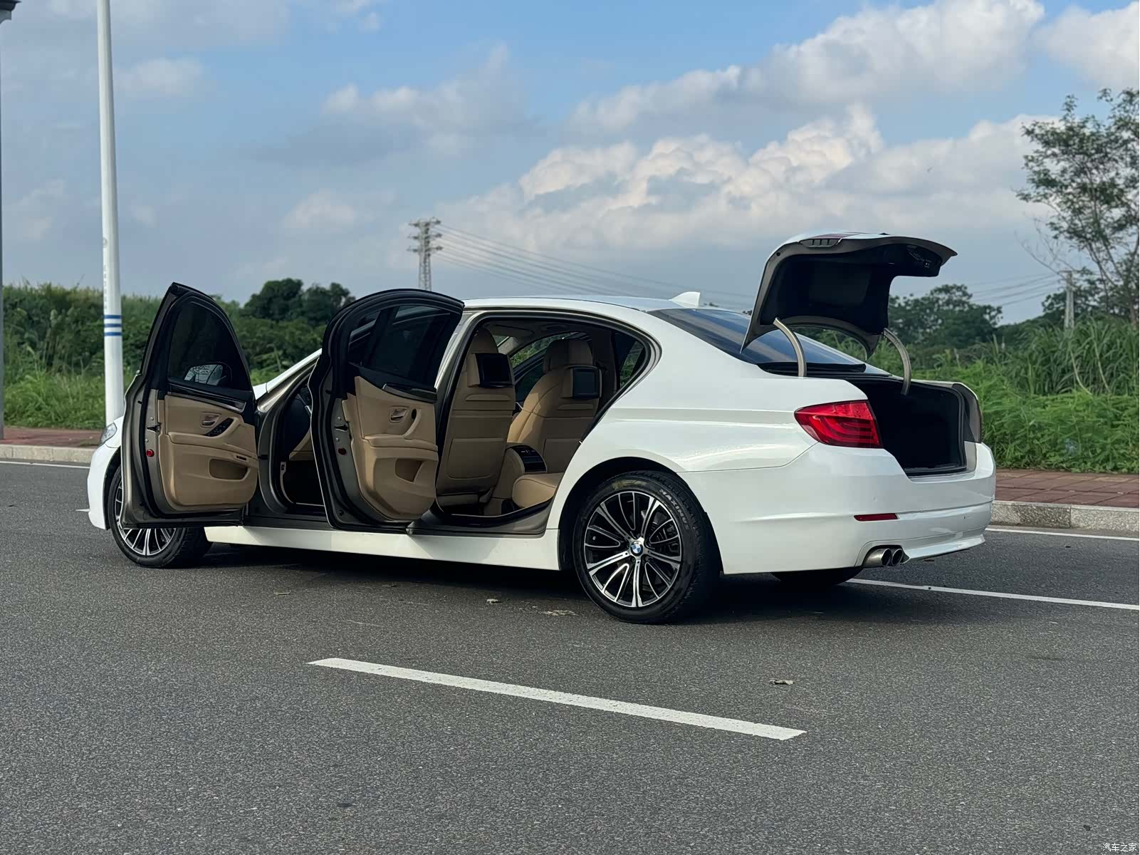 BMW 5 Series, 2011 27