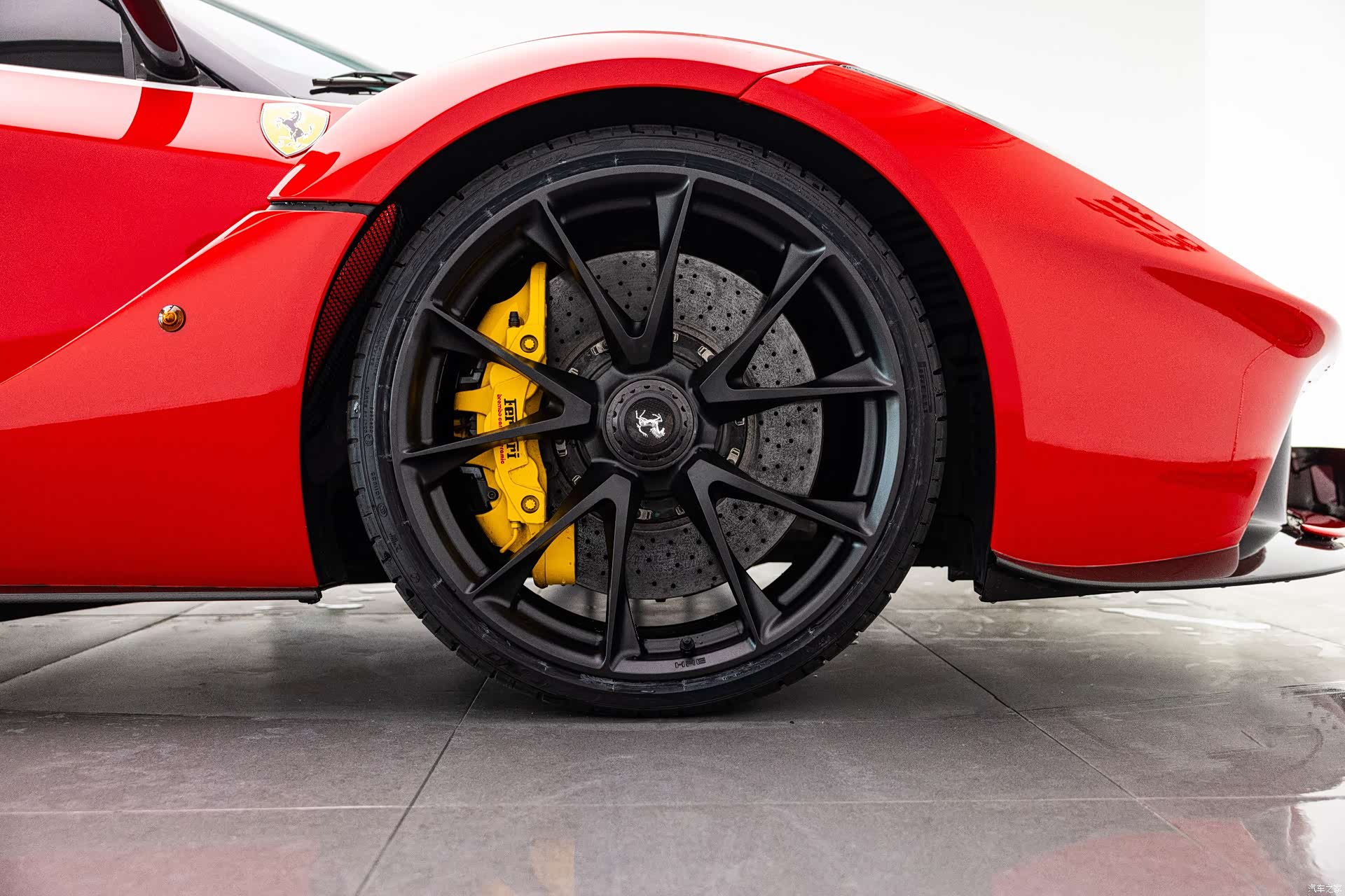 Ferrari LaFerrari, 2015 12