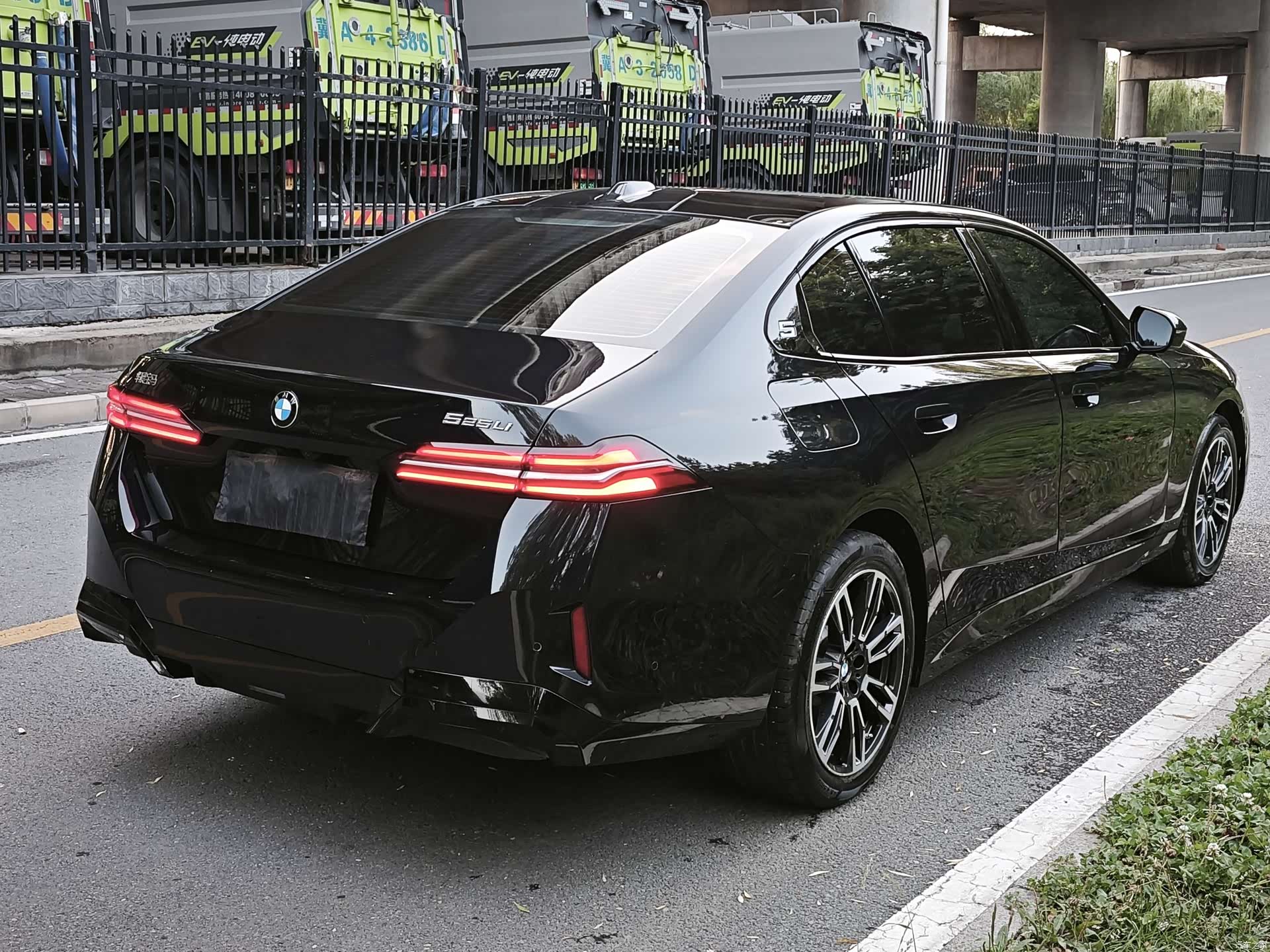 BMW 5 Series, 2025 все фото