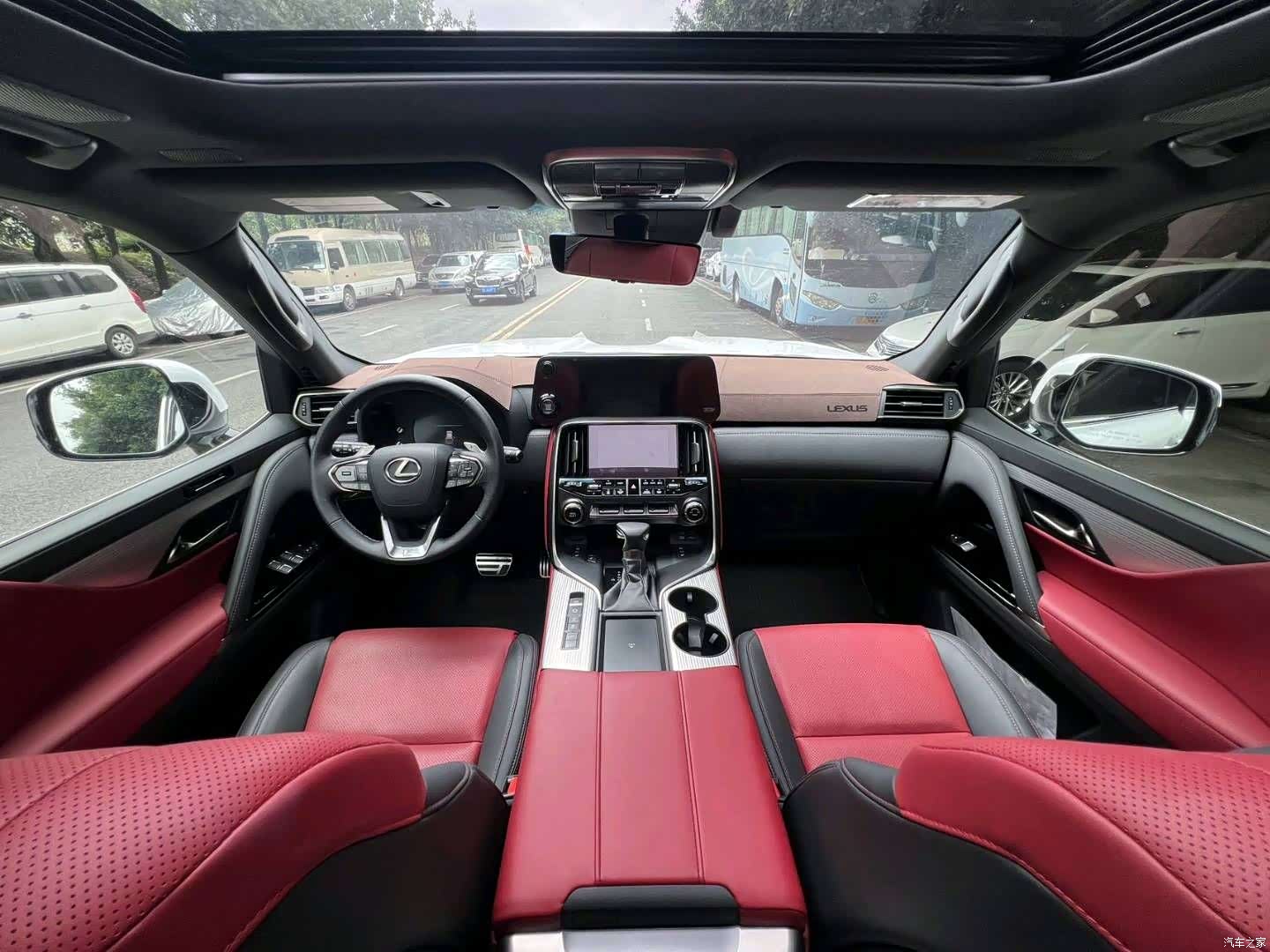 Lexus LX, 2025 8
