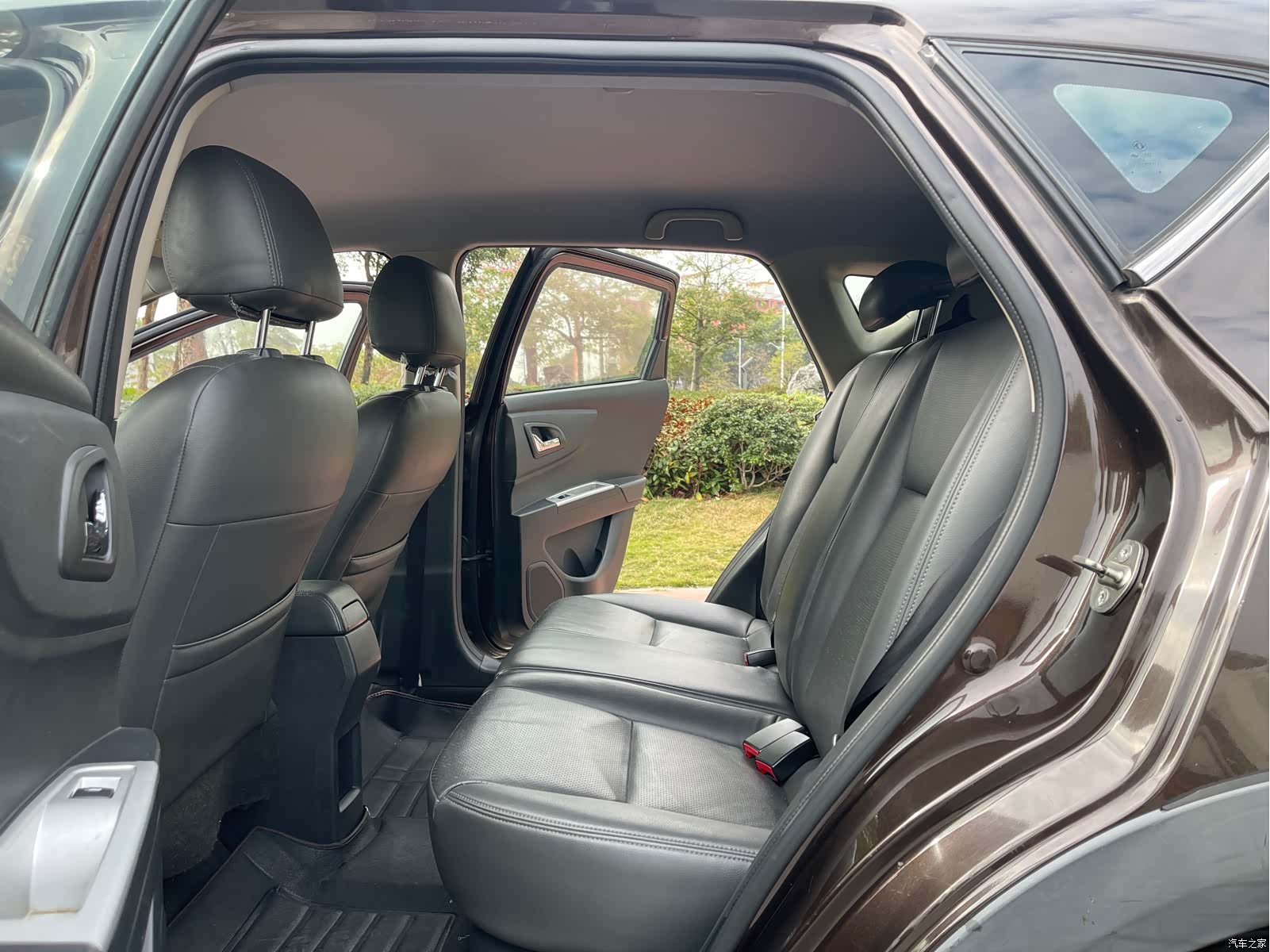 DongFeng AX3, 2016 10