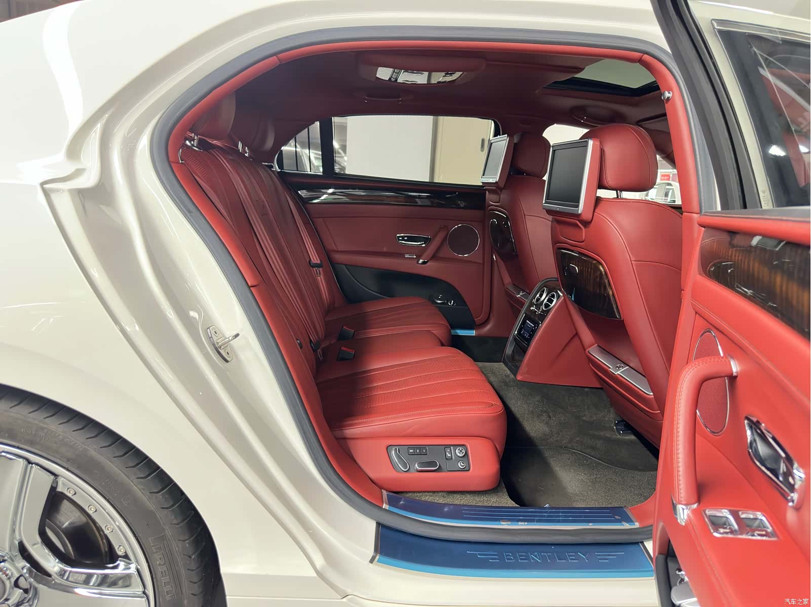 Bentley Flying Spur, 2014 25
