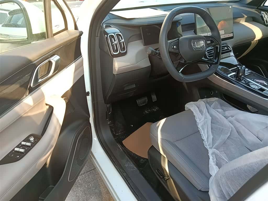 Geely Boyue, 2026 16