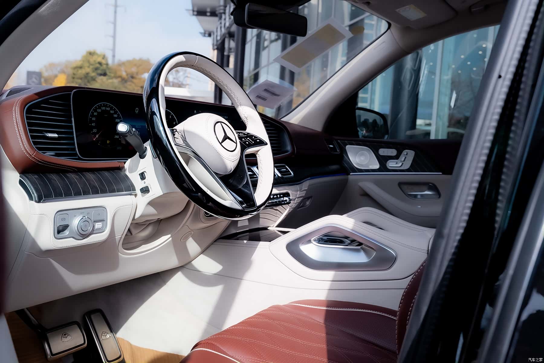Maybach GLS, 2026 7