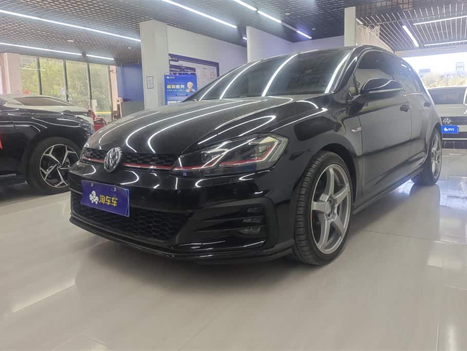 Volkswagen Golf GTI