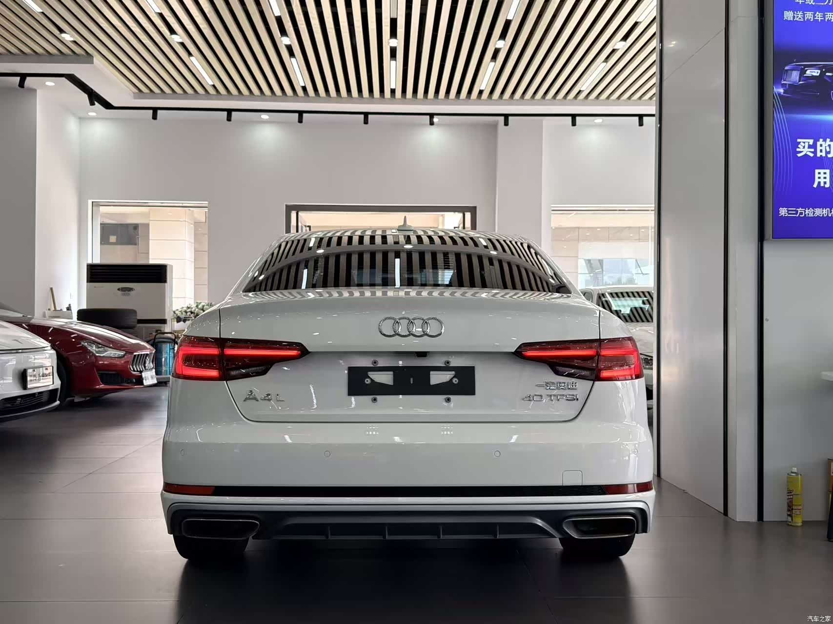 Audi A4L, 2019 все фото