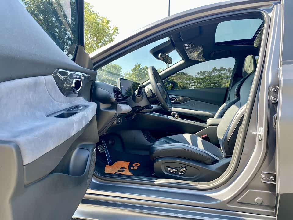 Trumpchi Shadow Leopard