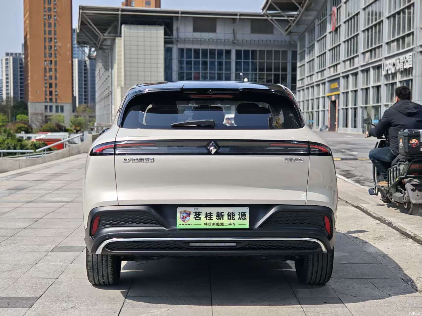 Wuling E6, 2025 все фото