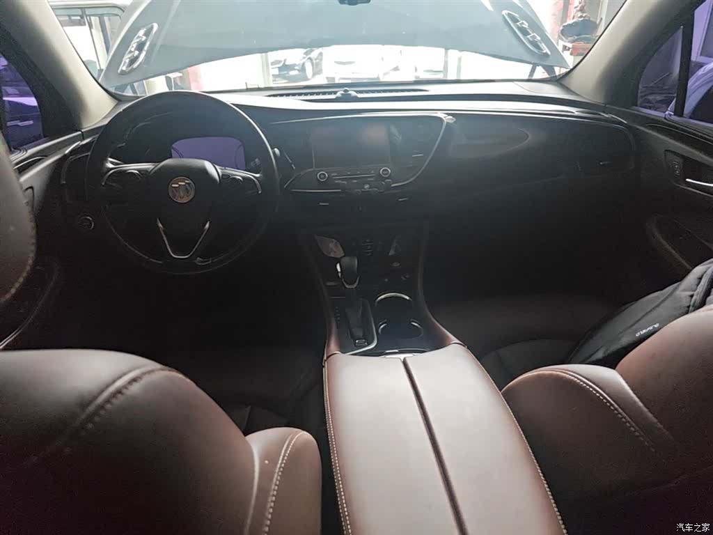 Buick Envision Plus, 2017 10