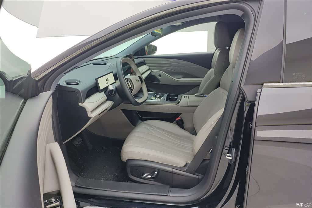 Geely 8, 2025 9