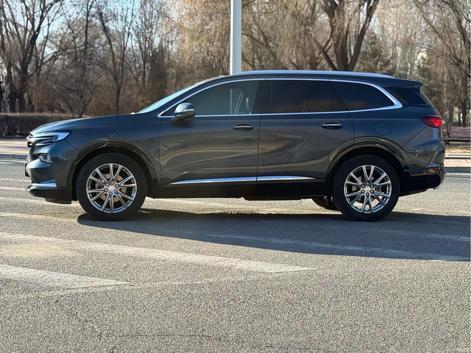 Buick Enclave, 2021 3