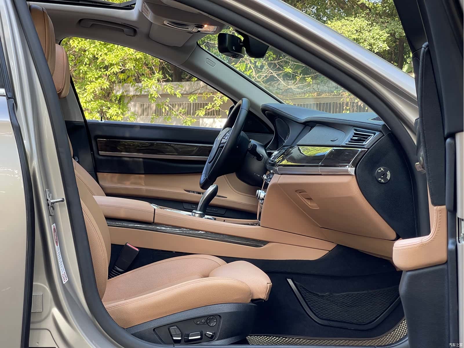 BMW 7 Series, 2011 25