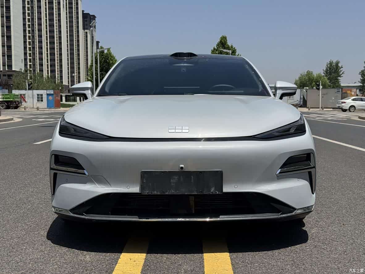 Geely 8, 2025 2