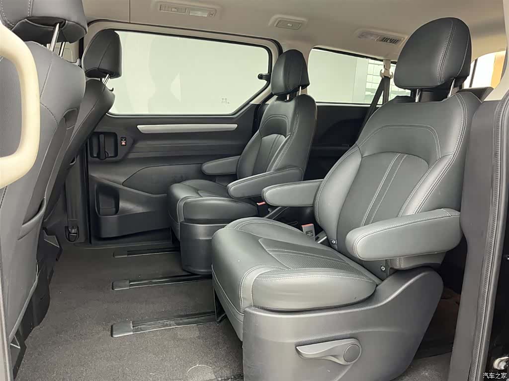 Maxus G10, 2022 9