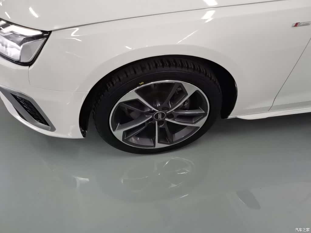 Audi A4L, 2024 23