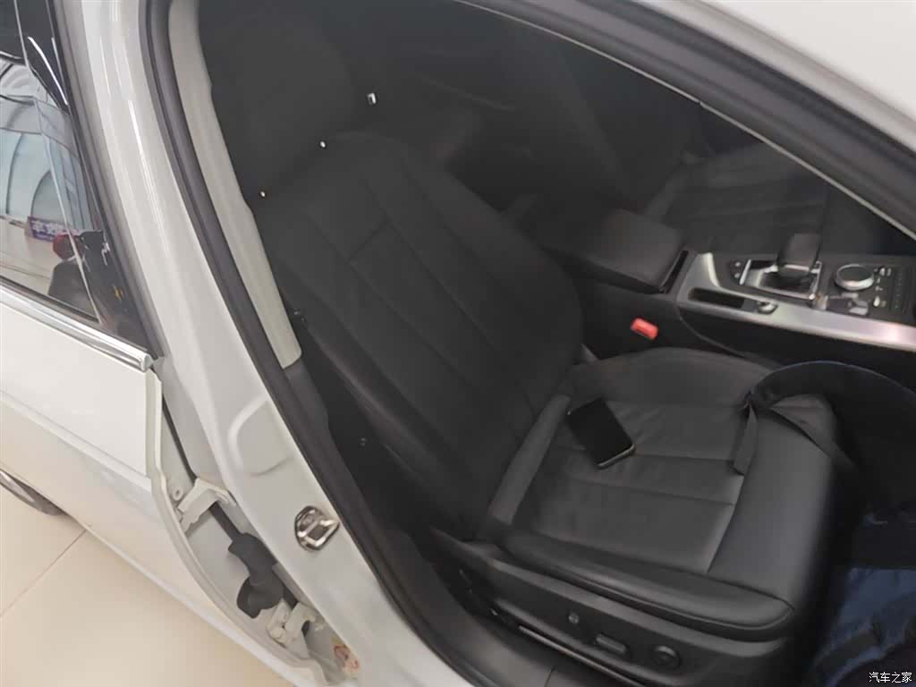Audi A4L, 2018 25