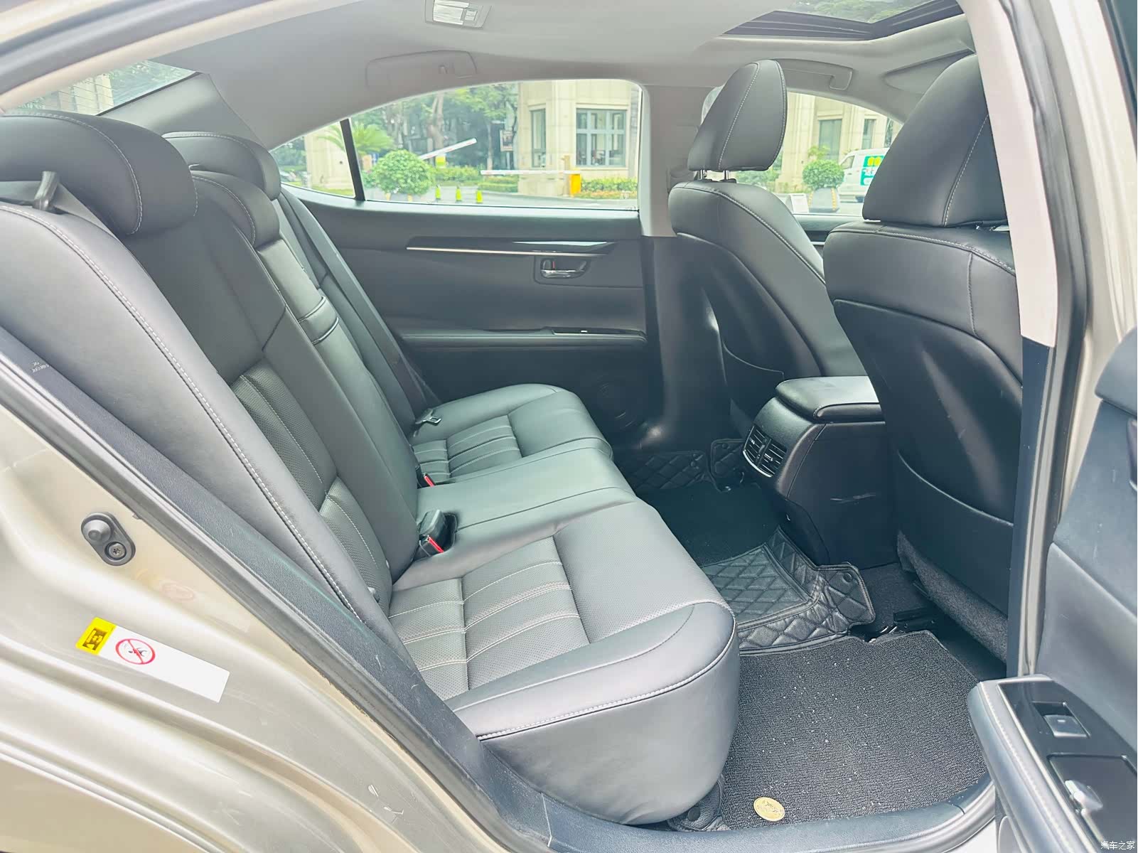 Lexus ES, 2018 21