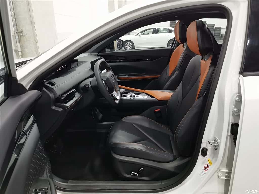 Changan UNI-V, 2022 10