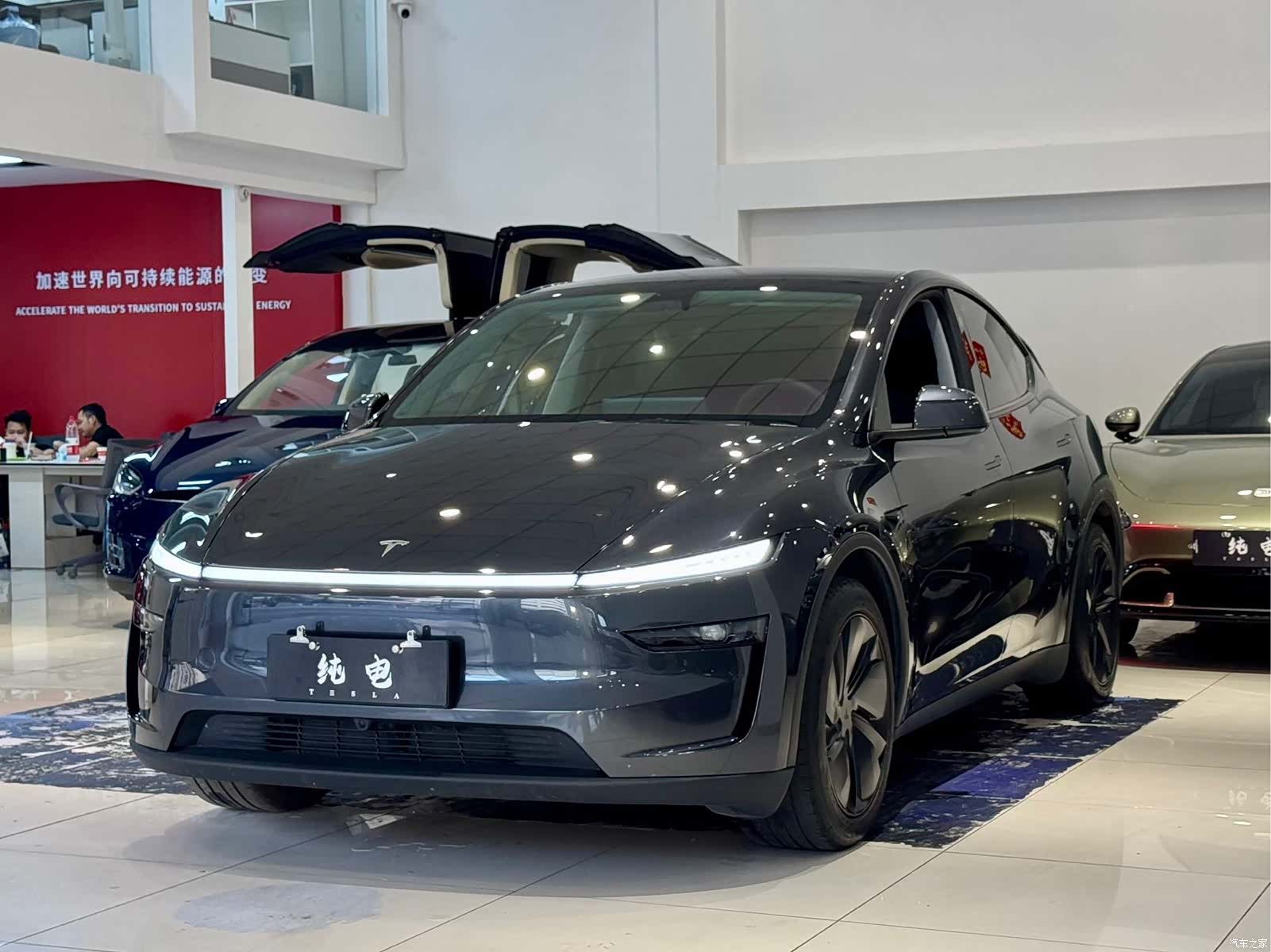 Tesla Model Y, 2025 1