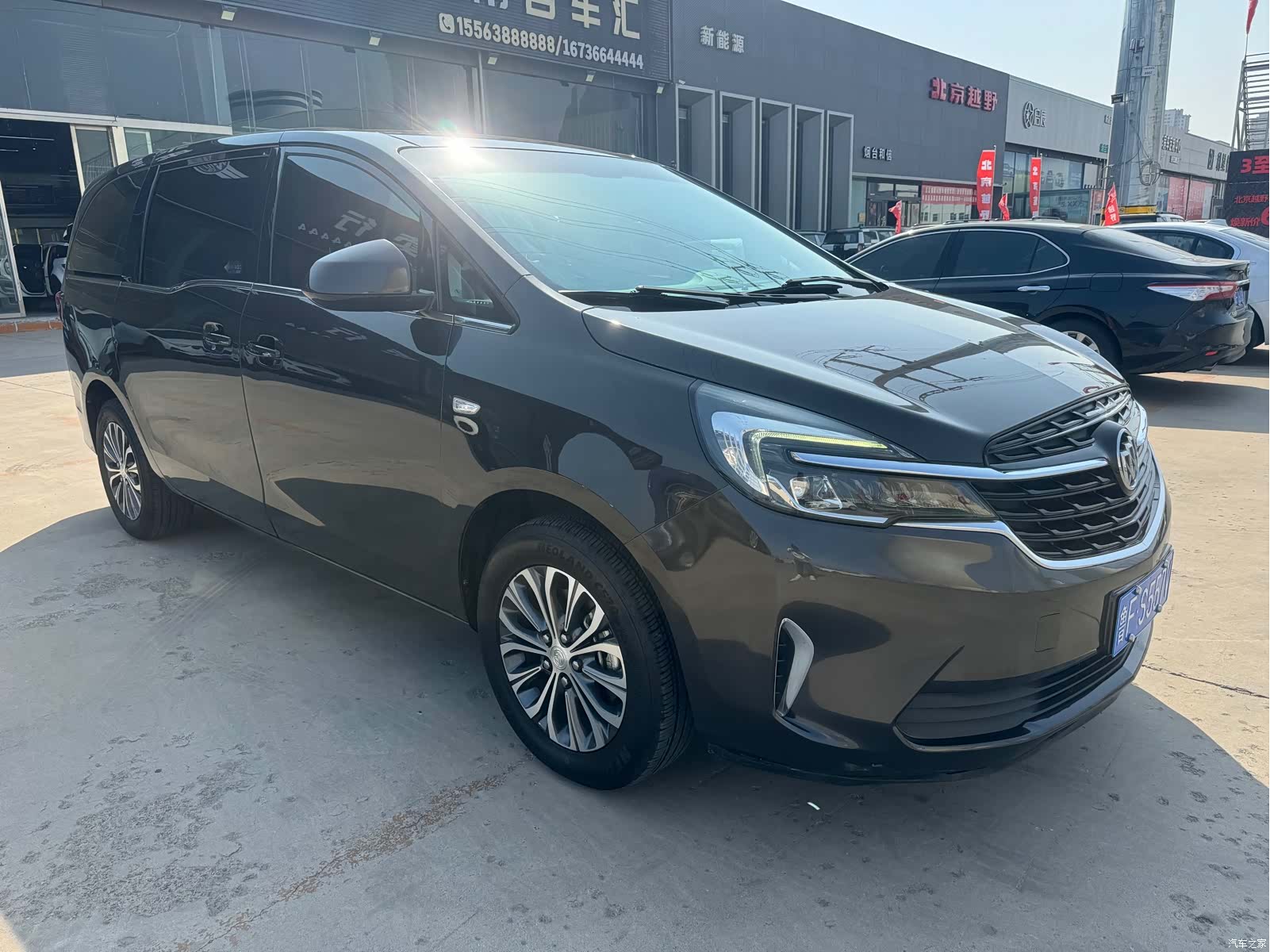 Buick GL8, 2021 3