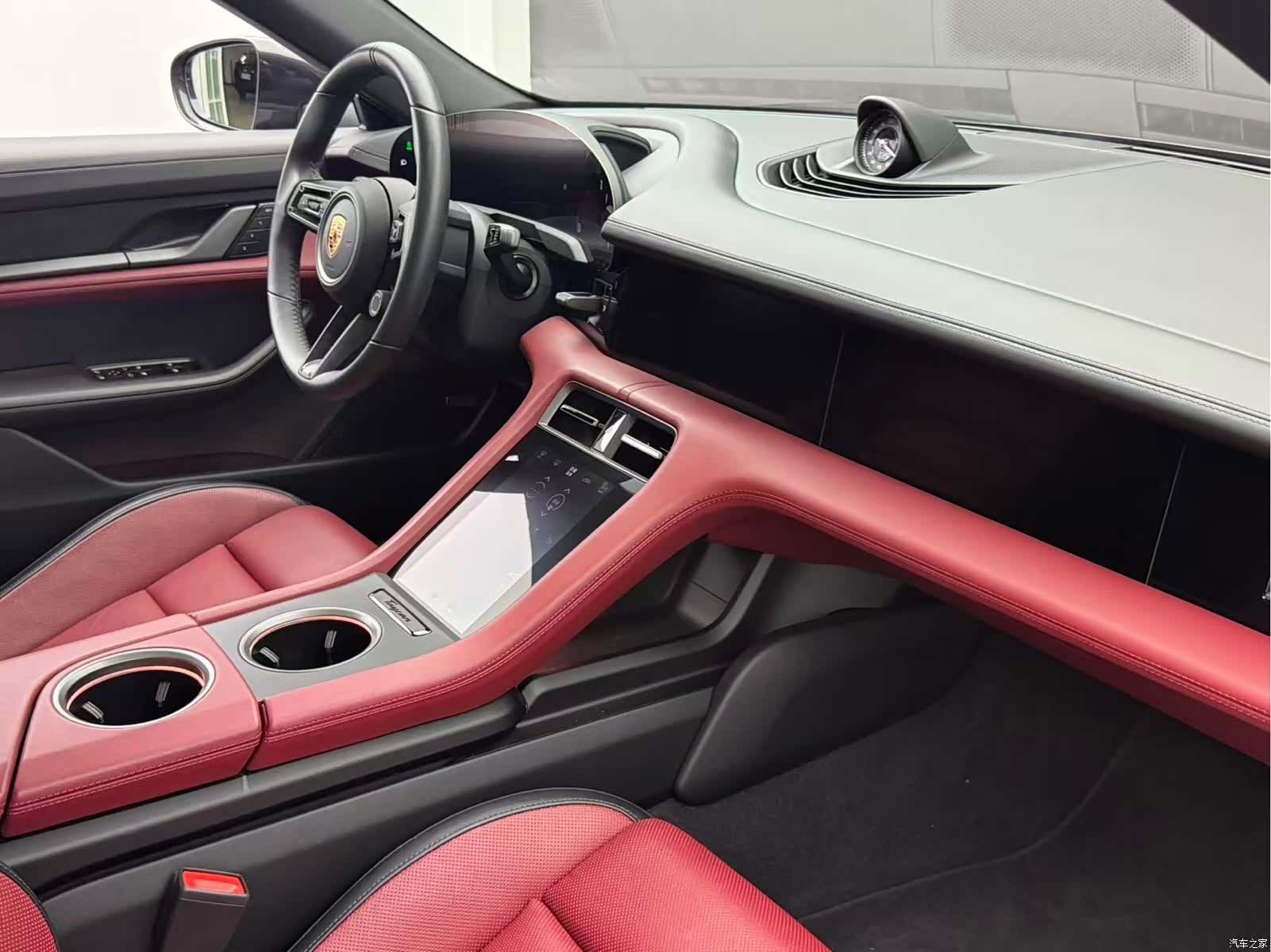 Porsche Taycan, 2025 10