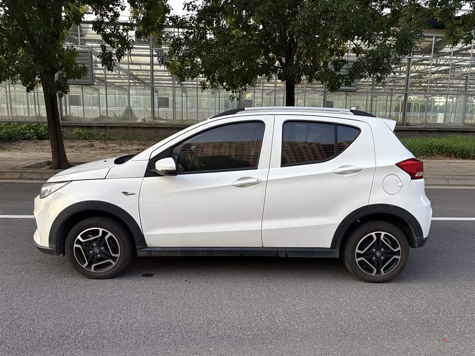 BAIC EC3