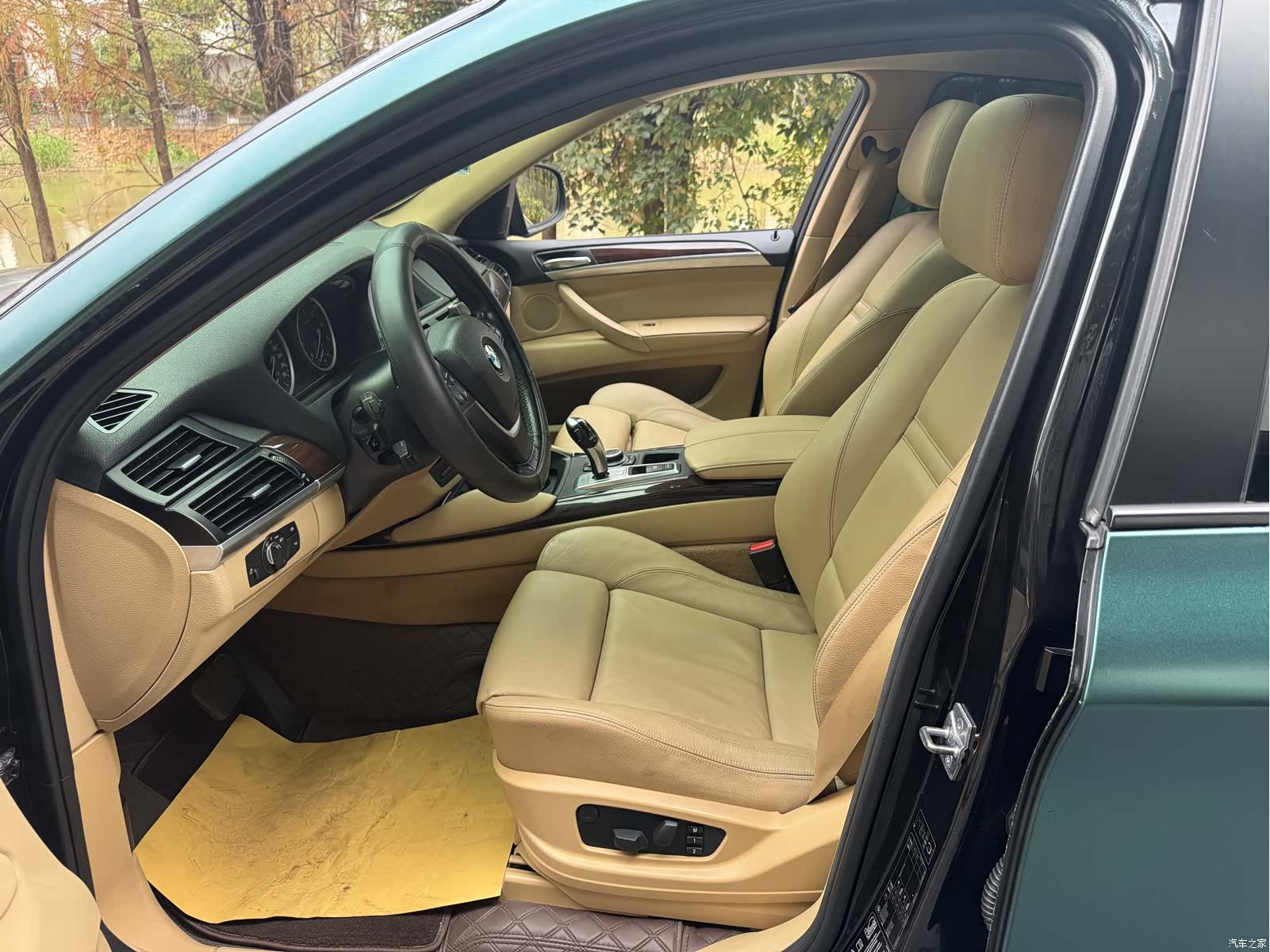 BMW X6, 2011 9