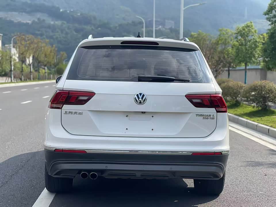 Volkswagen Tiguan L
