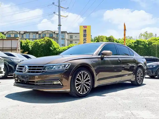 Volkswagen Phideon 2018 — купить из Китая под заказ