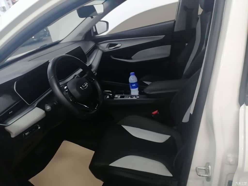 Geely Binray, 2023 11