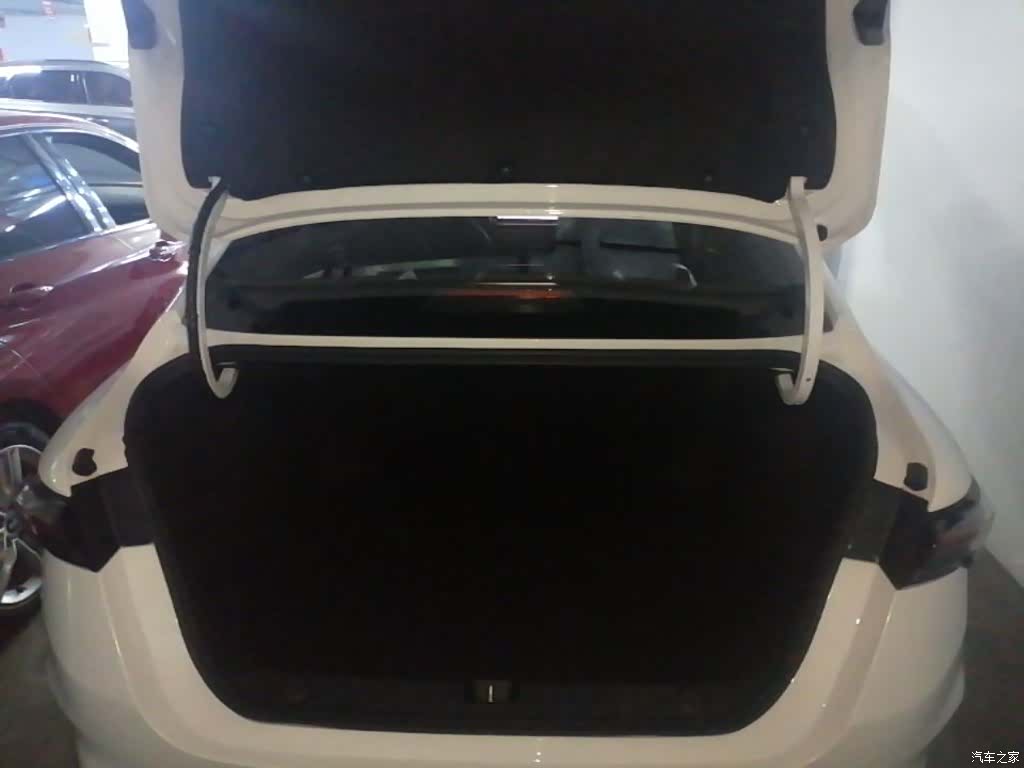 Geely Binray, 2023 15