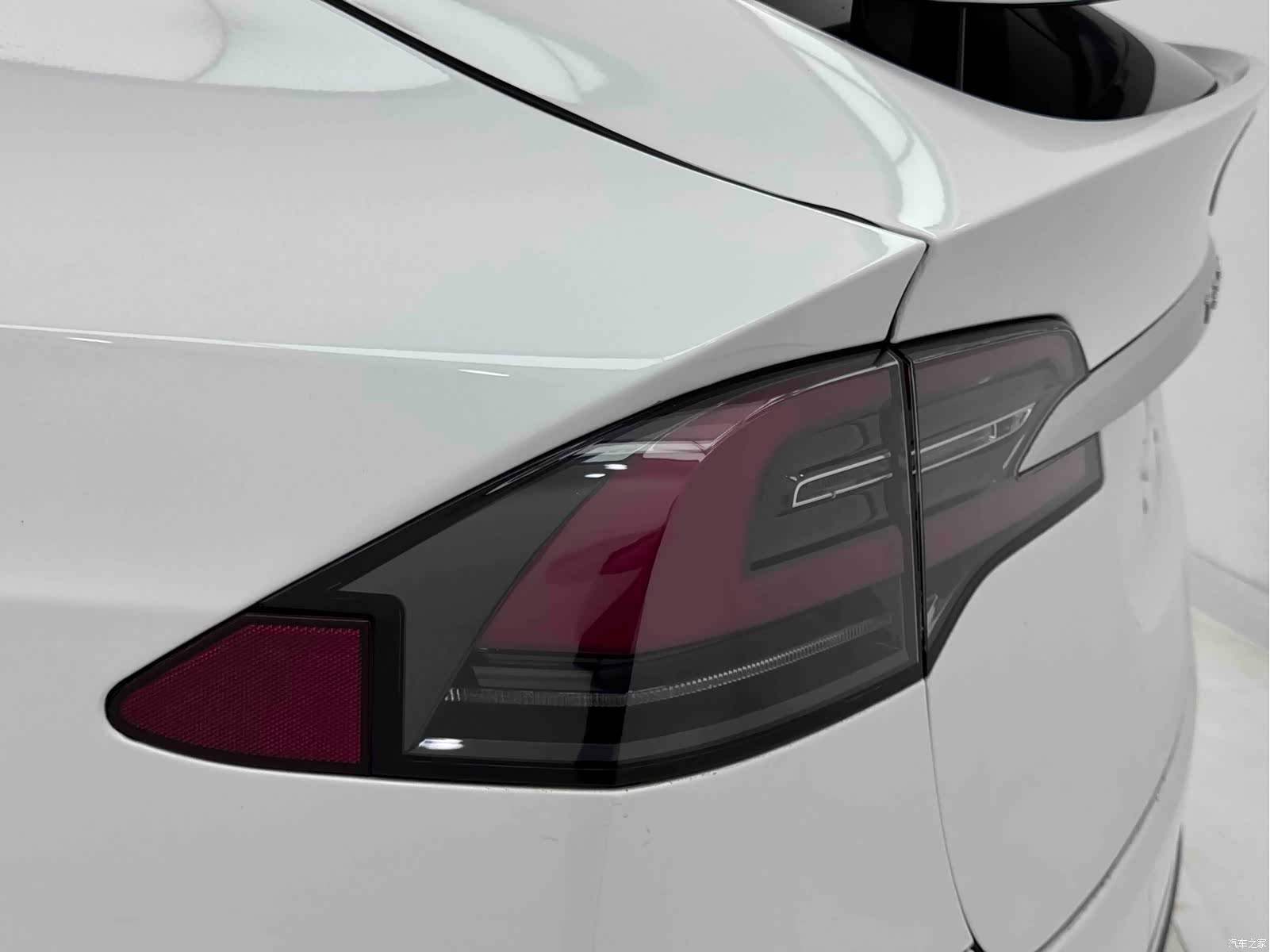 Tesla Model X, 2021 15