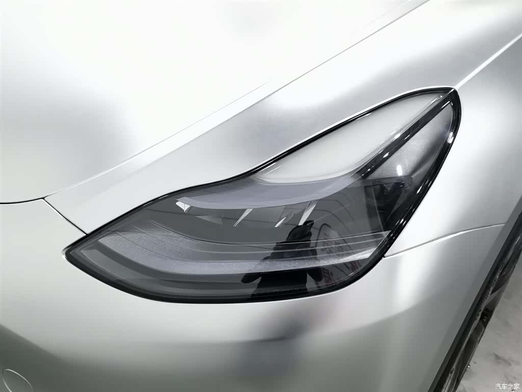 Tesla Model Y, 2024 7