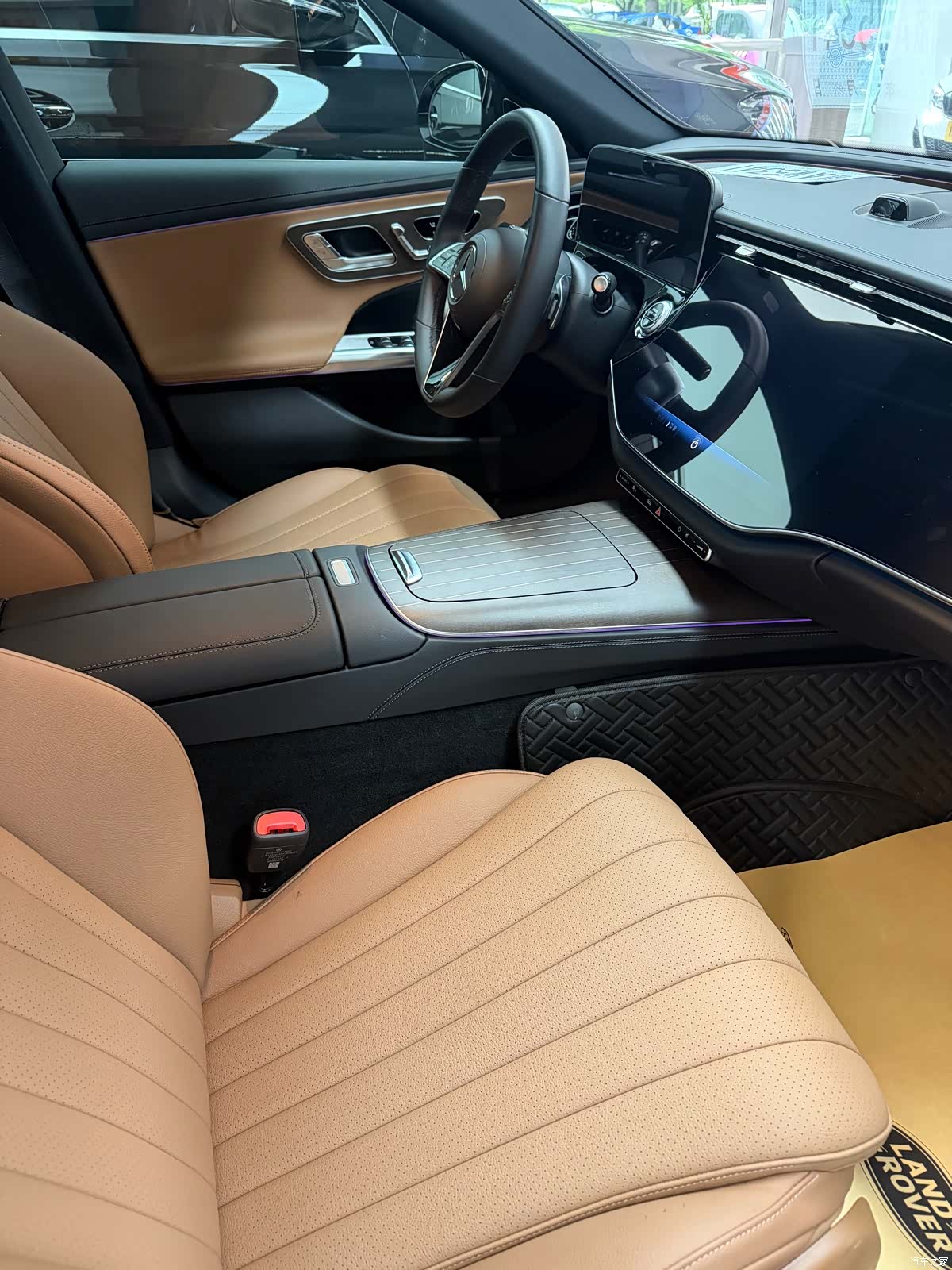 Mercedes-Benz E-Class, 2024 14
